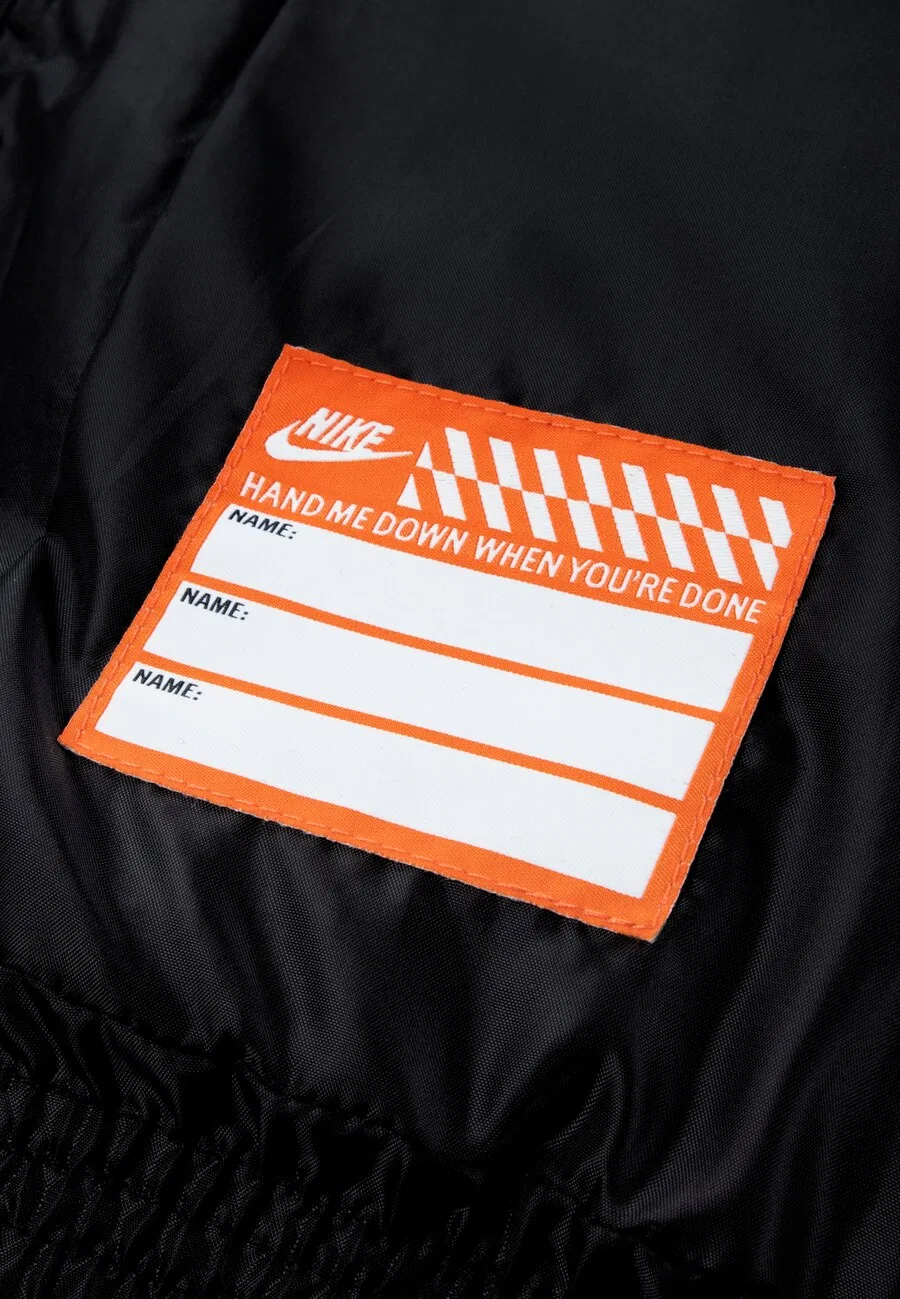 Зимняя куртка Nike Sportswear черного цвета — фото 4