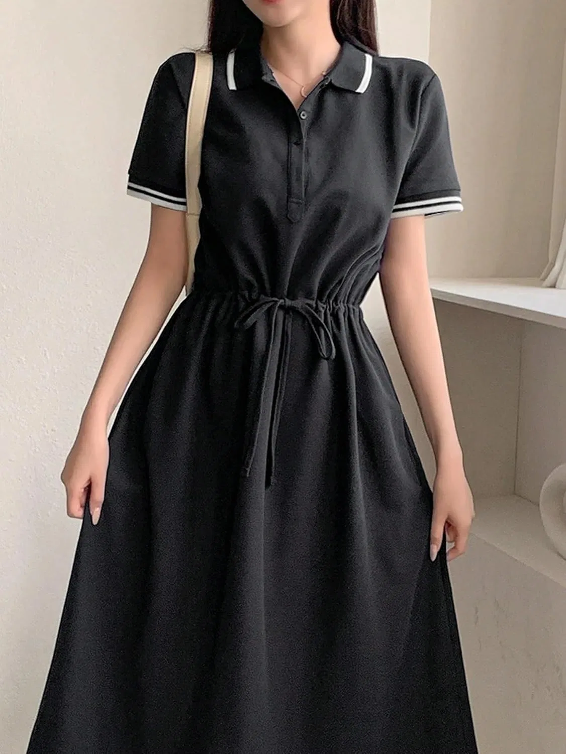 Женское летнее мини-платье с коротким рукавом и воротником, Black — фото 3