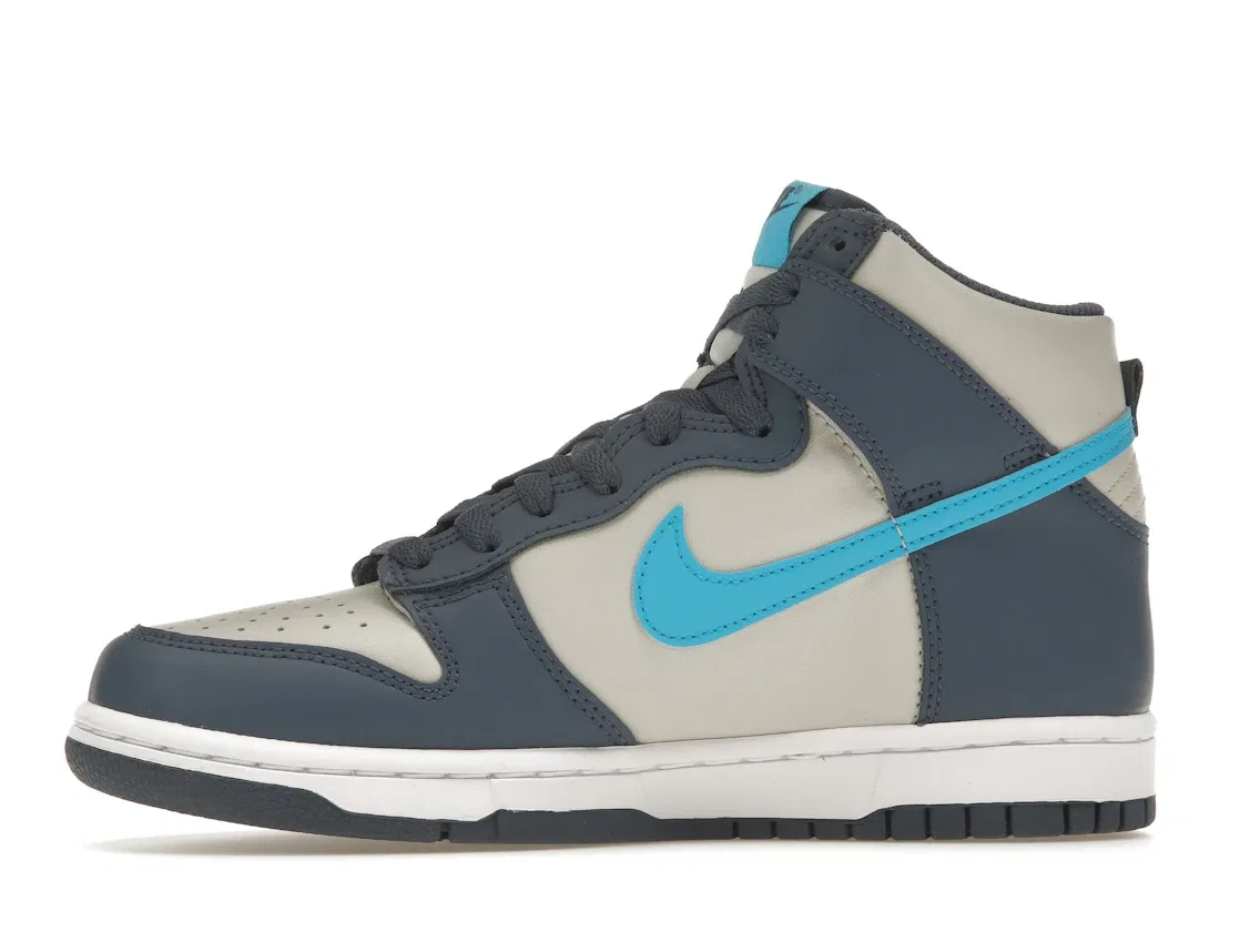 Детские кроссовки с высоким верхом Nike Dunk High Nike, Light Bone Diffused Blue White Blue Lightning — фото 3