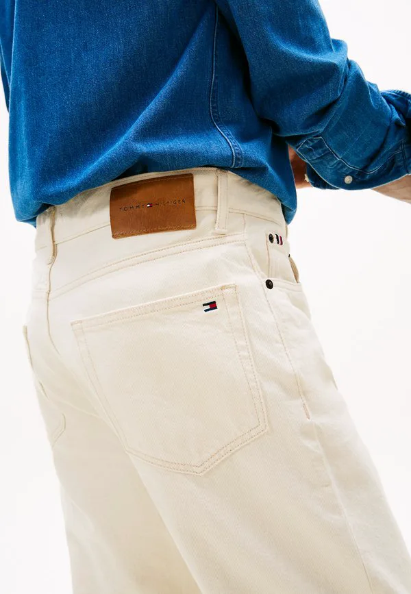 Выстиранные белые джинсы свободного кроя прямого кроя. Tommy Hilfiger, Ecru — фото 4