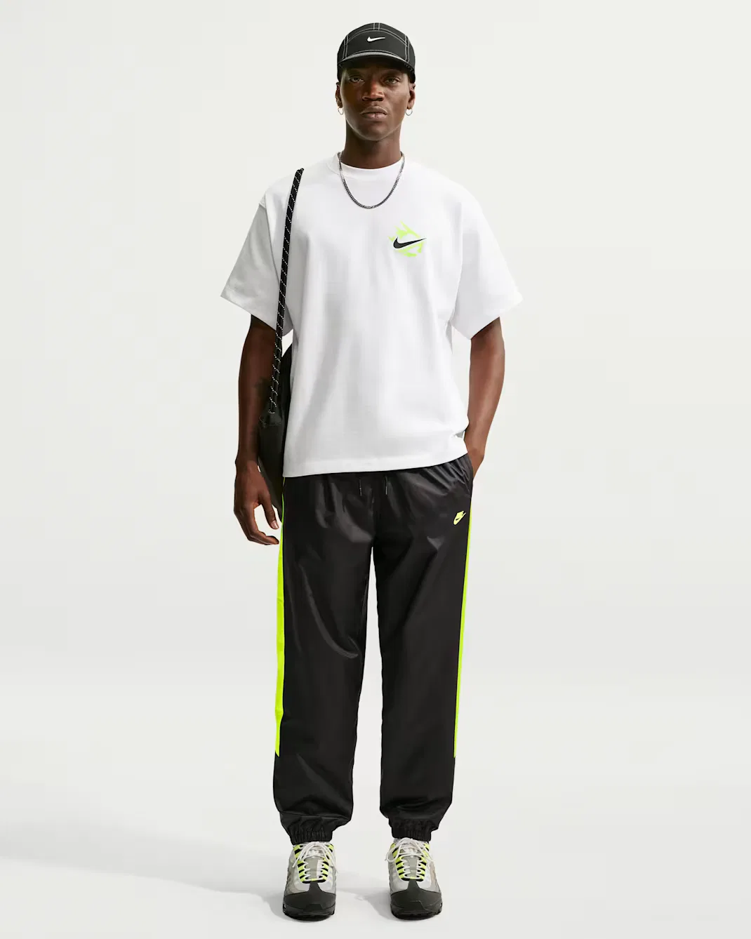 Мужские брюки на подкладке Nike Windrunner, Black/Volt/Volt
