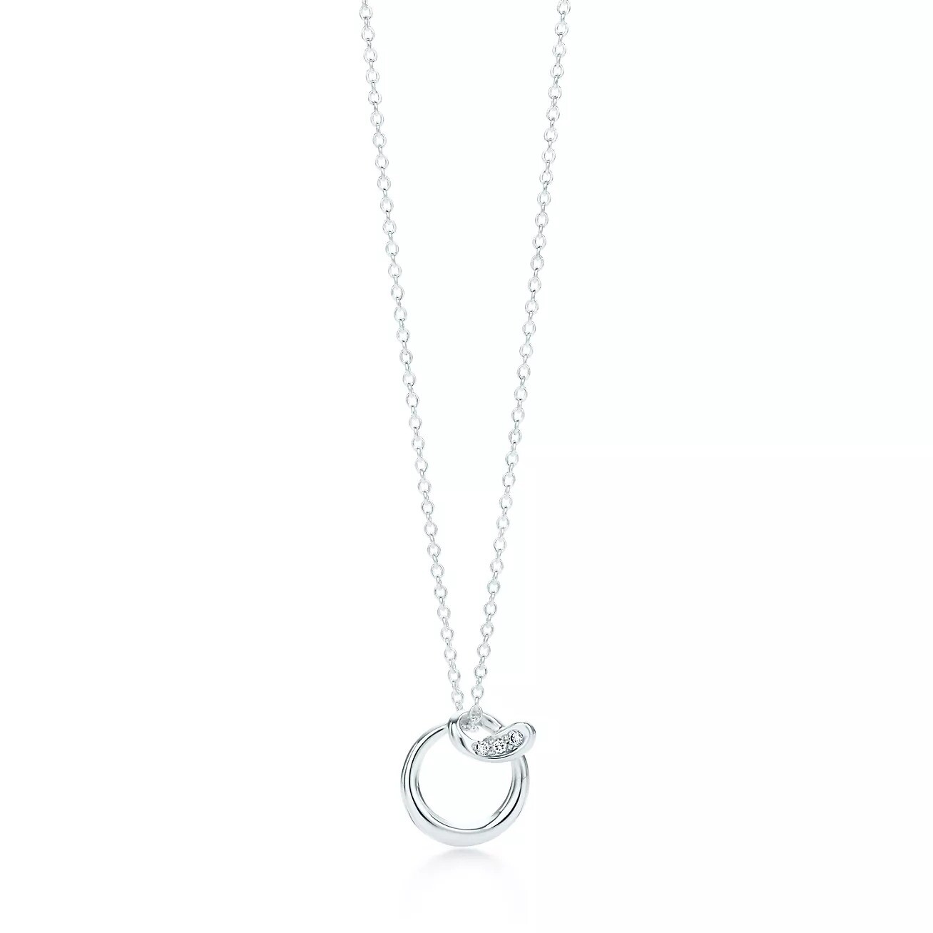 

Колье Tiffany & Co. Alphabet Letter "O", серебро/бриллианты