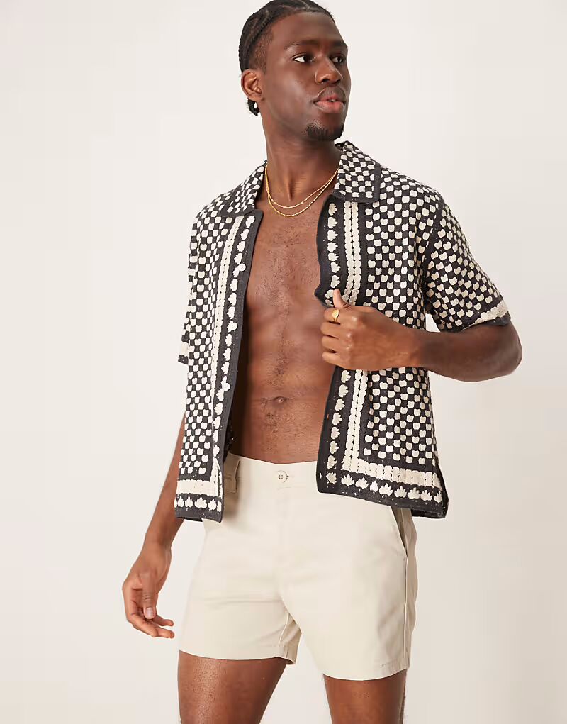 

Укороченные облегающие шорты-чиносы ASOS DESIGN бежевого цвета