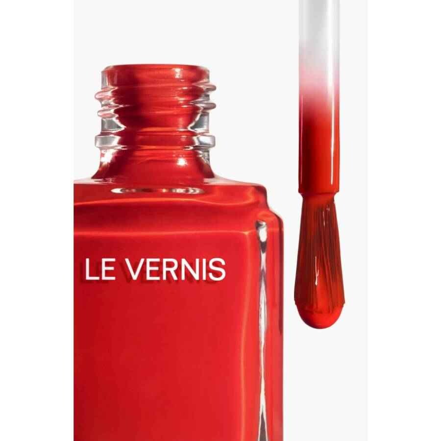 Лак для ногтей Chanel Le Vernis, 147 Incendiaire — фото 3