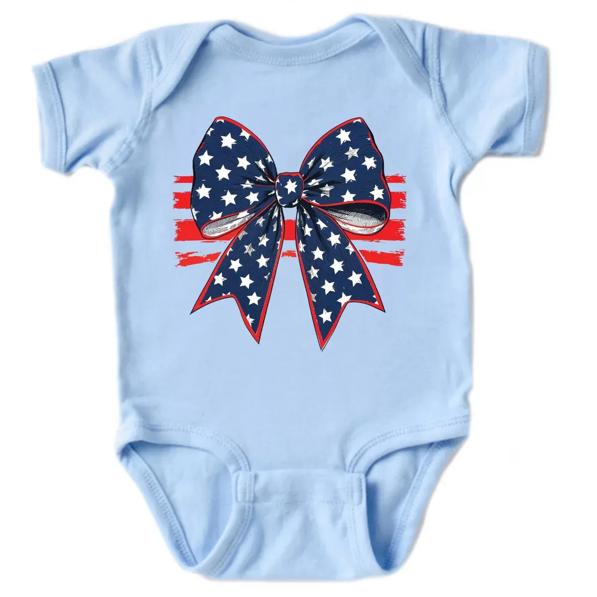 Детское боди для мальчиков с коротким рукавом с принтом Coquette Patriotic Bow The Juniper Shop, Light Blue — фото 2