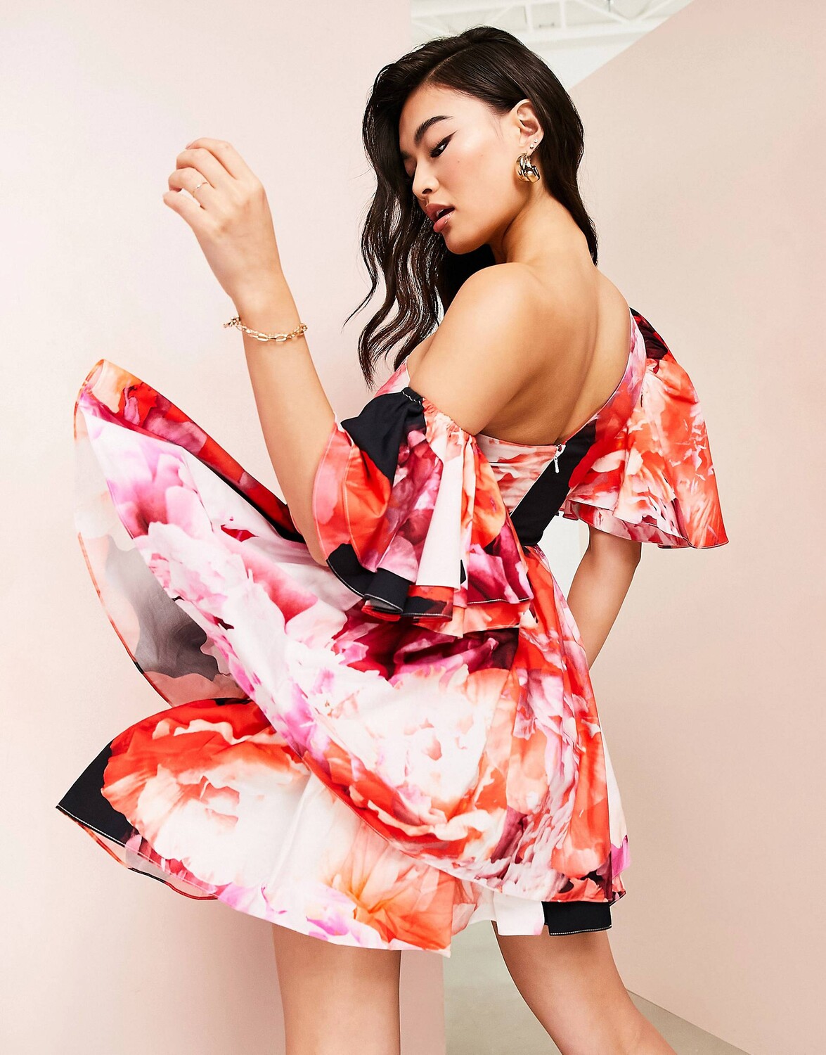 

Хлопковое платье на одно плечо с корсетом и оборками ASOS LUXE с цветочным принтом
