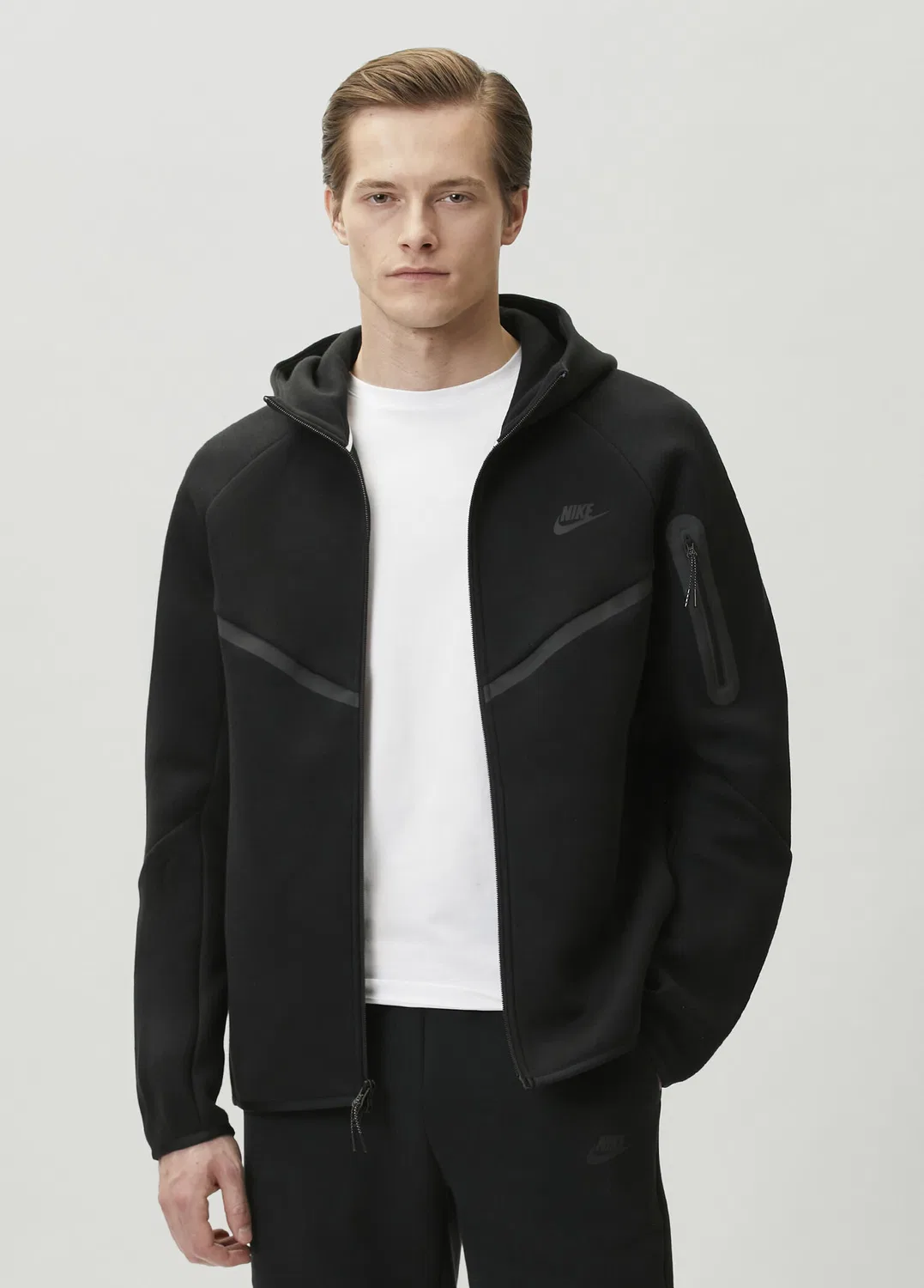 Свитшот Nike Tech Fleece Windrunner, черно-серый