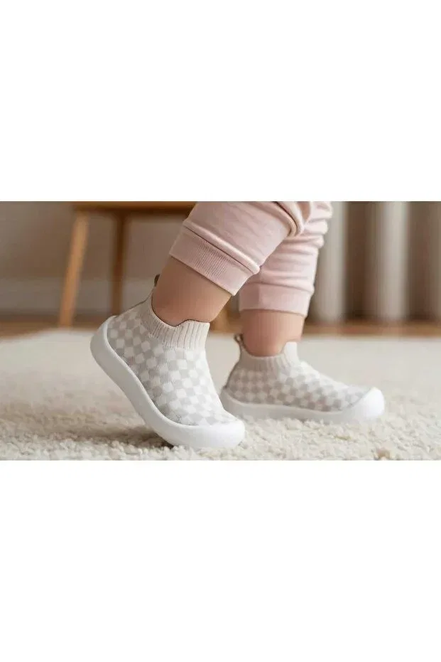 Детские туфли для девочек с принтом Checkerboard patterned children's first step shoes Walkids, Pink White — фото 3