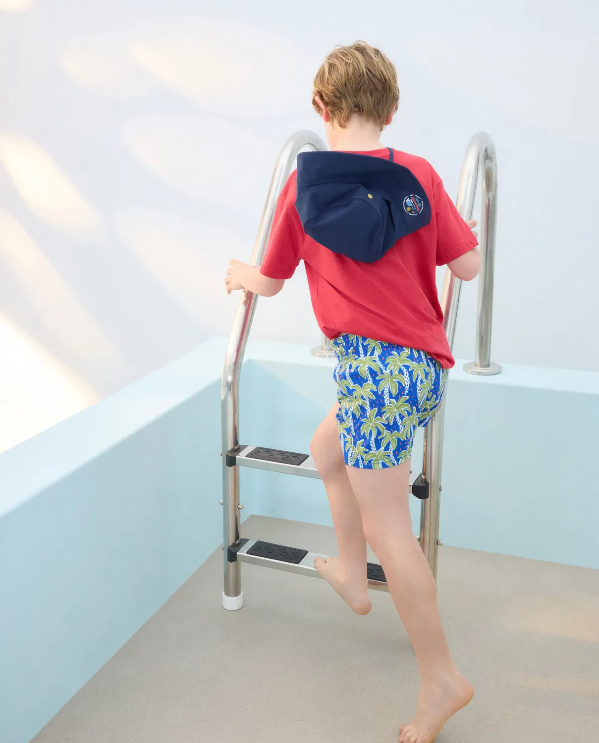 Детские шорты для мальчиков с принтом Bermuda Colores Palmeras Azules Kids El Corte Inglés, Azul Marino — фото 3