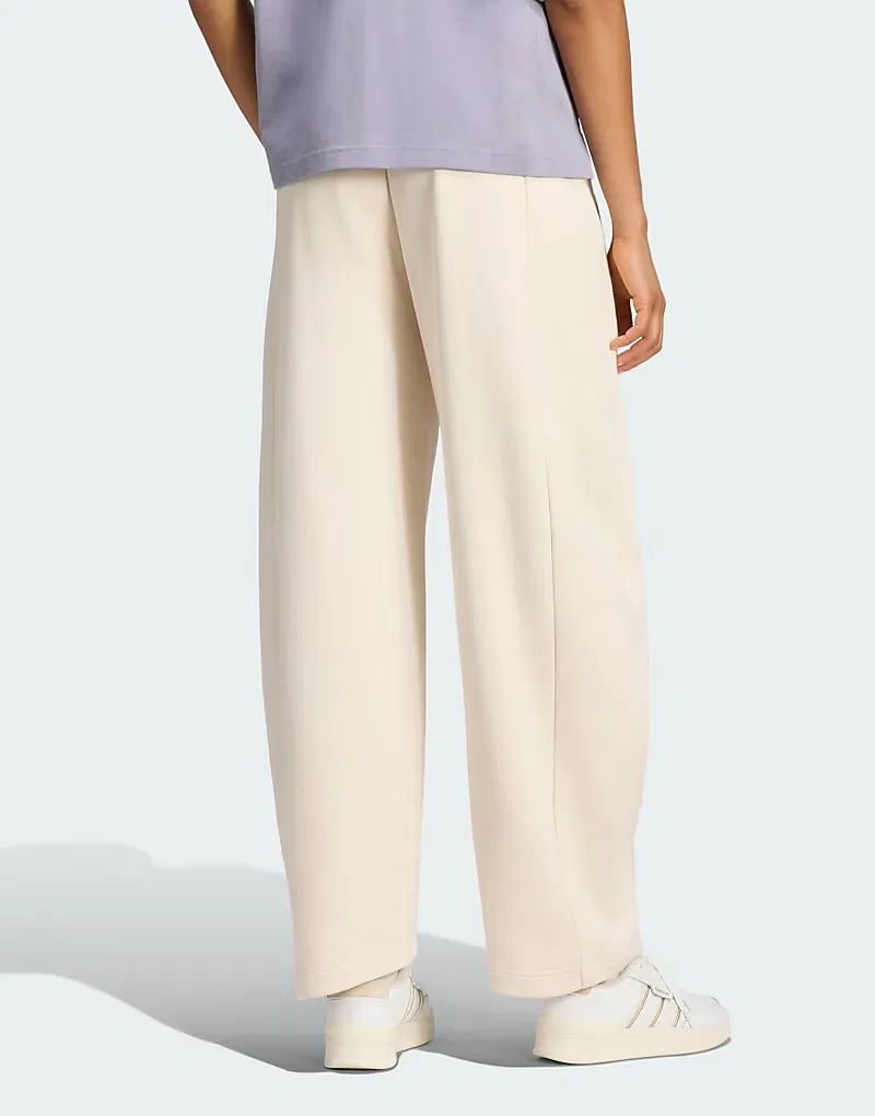 Флисовые брюки Adidas Performance 3-Stripe Studio Fleece Barrel Pants в сером цвете — фото 2