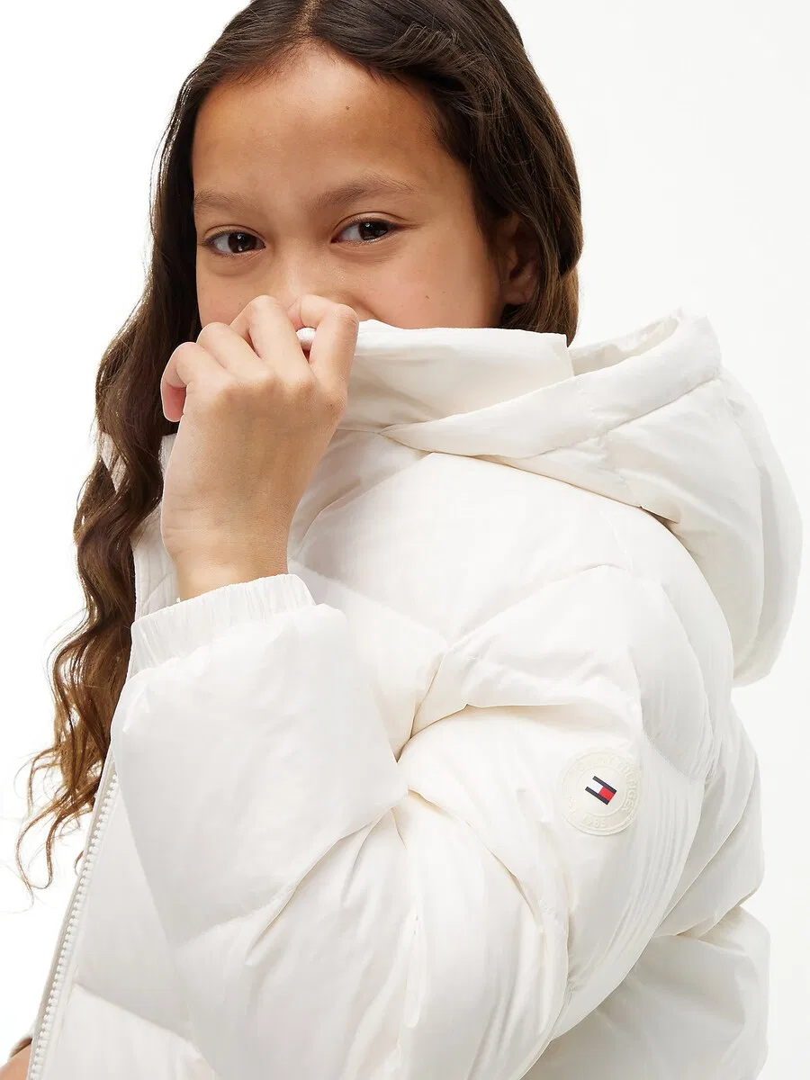 Зимняя куртка TOMMY HILFIGER 'Essential' белого цвета — фото 4