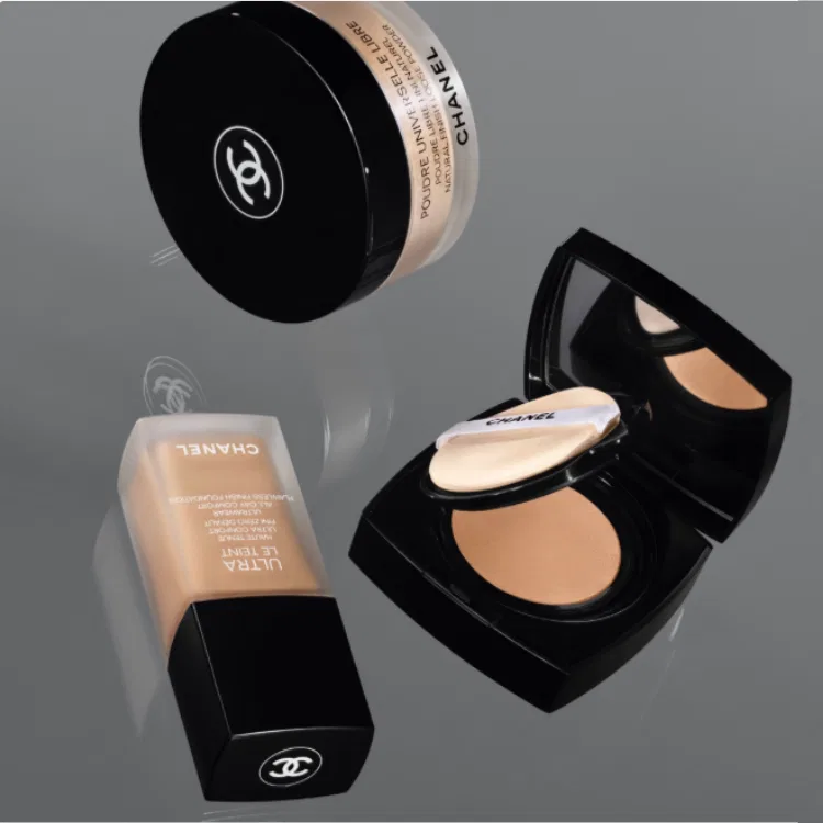 Женская компактная пудра для лица с эффектом легкого сияния, 6 г, CHANEL, Soft Pink — фото 4