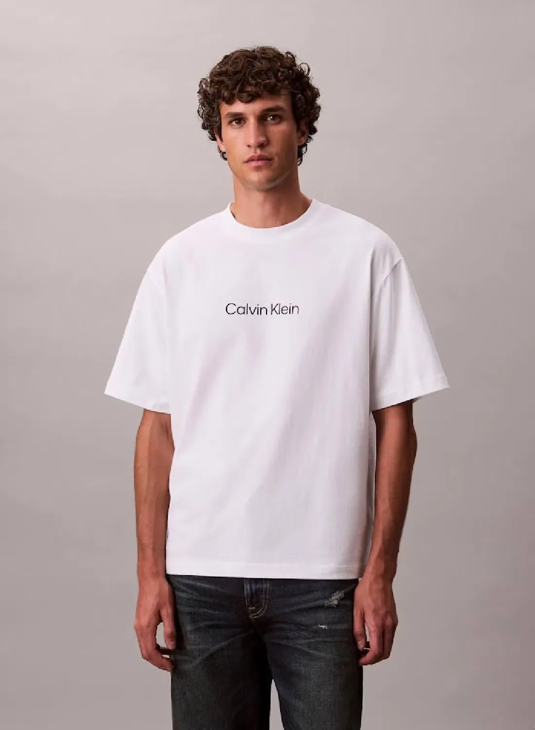 Футболка с принтом логотип Standard logo relaxed Calvin Klein, белый