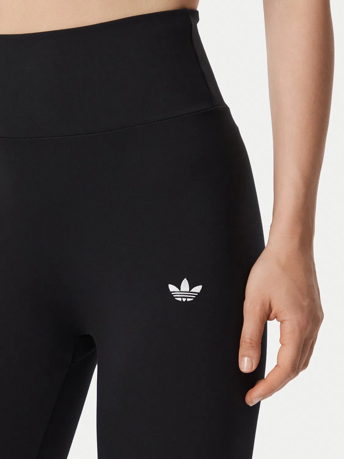 Женские леггинсы облегающего кроя Essentials Tights Adidas, черный — фото 4