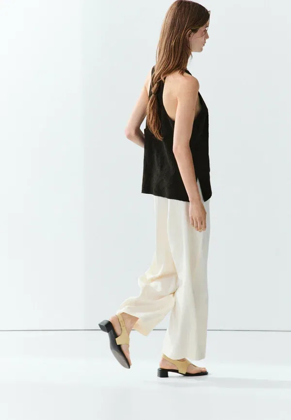 Топ с вышивкой Flowing top with embroidery Massimo Dutti, черный — фото 4