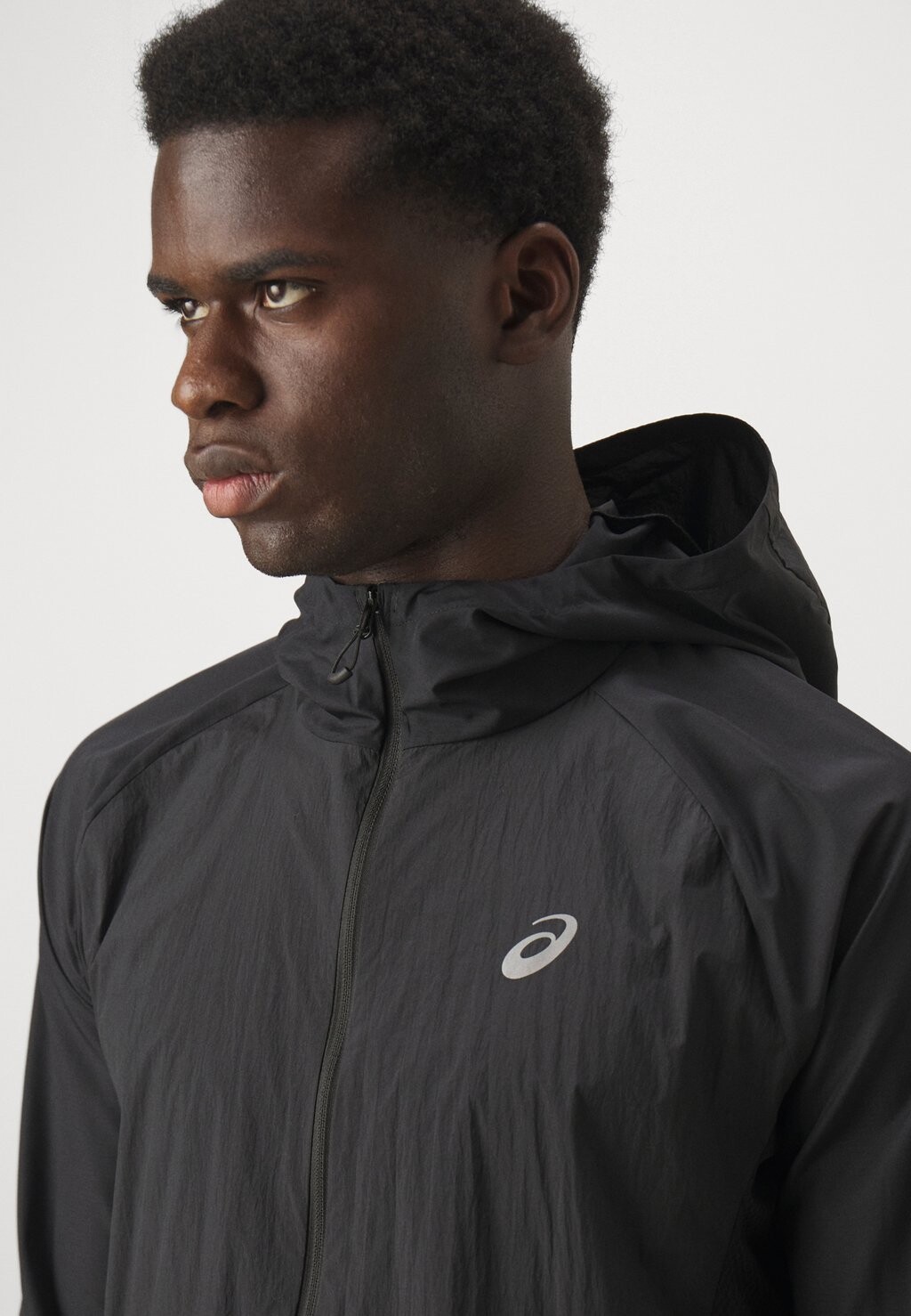 

Ветровка ROAD PACKABLE JACKET ASICS, черный