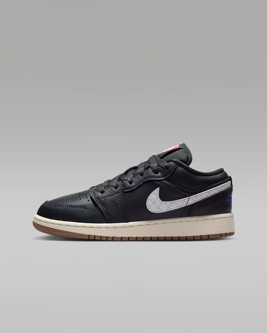 Кроссовки для детей постарше Air Jordan 1 Low SE, Off Noir/University Red/Game Royal/Sail