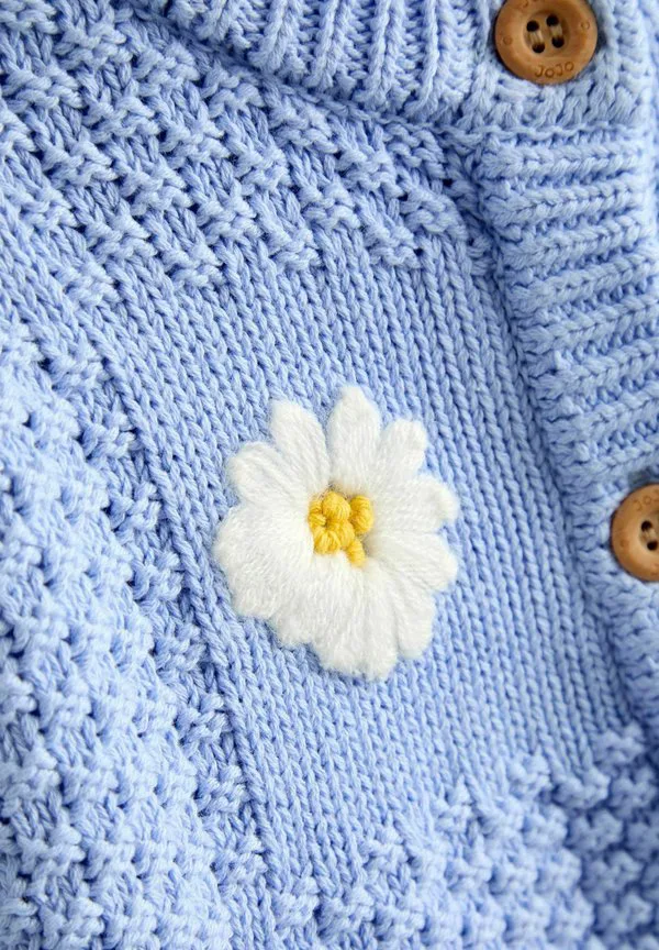 Кардиган прямого кроя с вышивкой в виде ромашек. Jojo Maman Bébé, Mid Blue — фото 3