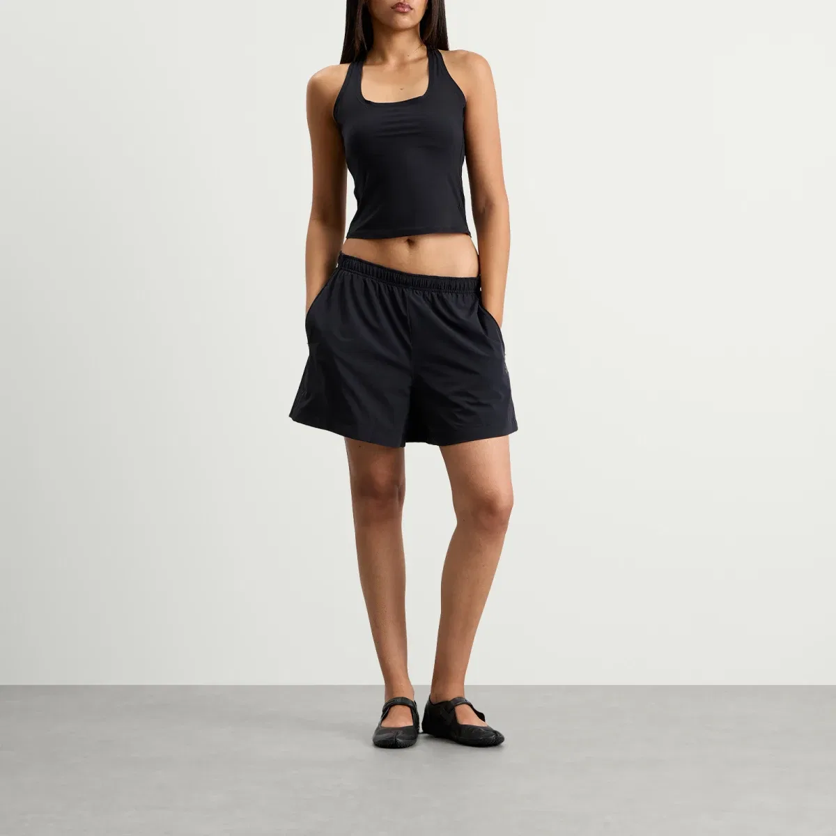 Топ с открытой спиной NikeSKIMS Weightless Layers Racer Tank Nike, Obsidian — фото 4