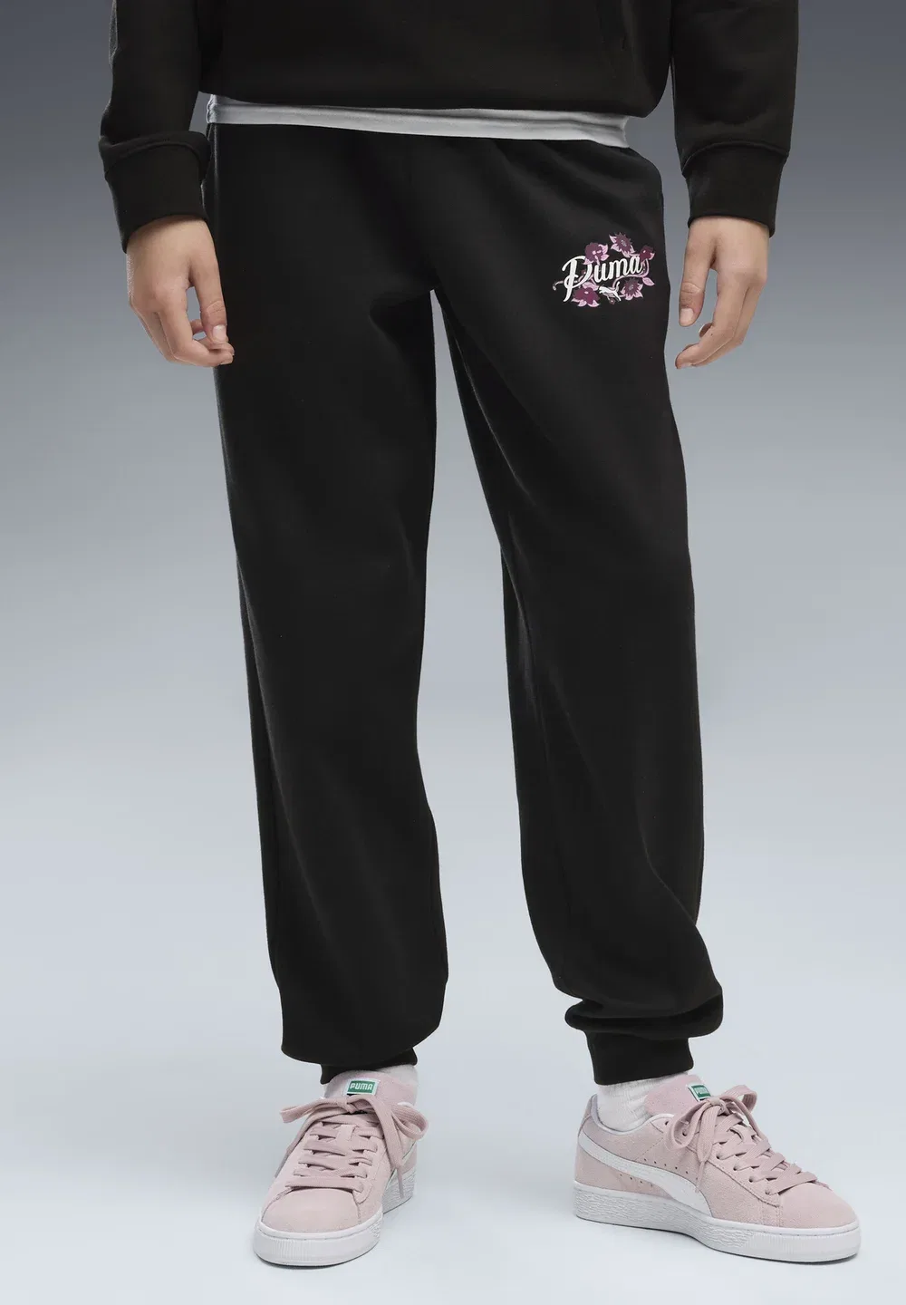 Спортивные штаны Ess nature 2.0 graphic sweatpants fl - спортивные штаны Puma, Puma Black — фото 2
