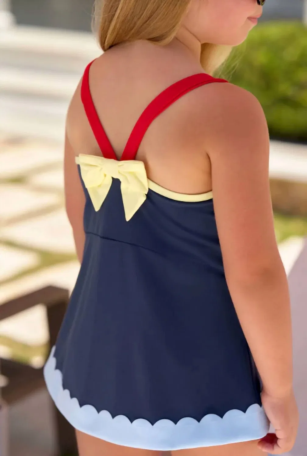 Детский купальник слитный с волнистой отделкой Stratford Scallop The Beaufort Bonnet Company, Nantucket Navy — фото 2