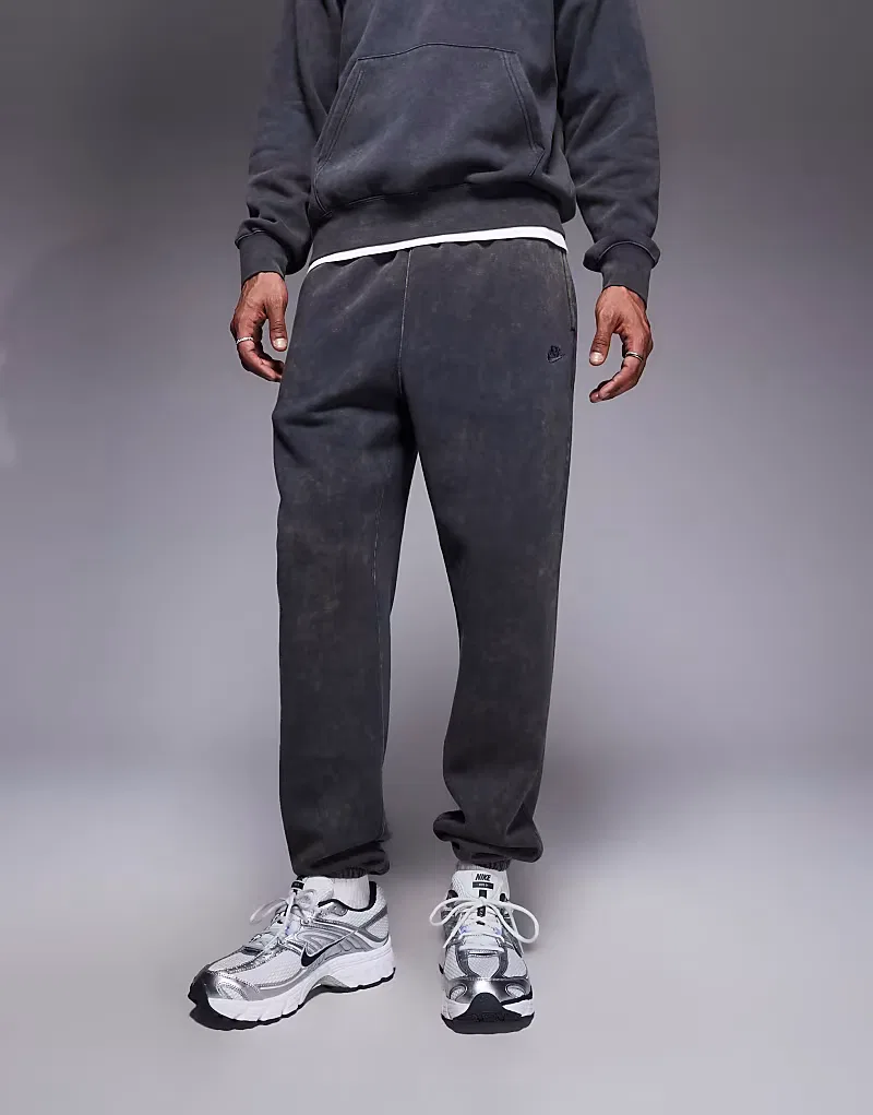 Спортивные брюки Nike Club Wash с манжетами, темно-серые — фото 2