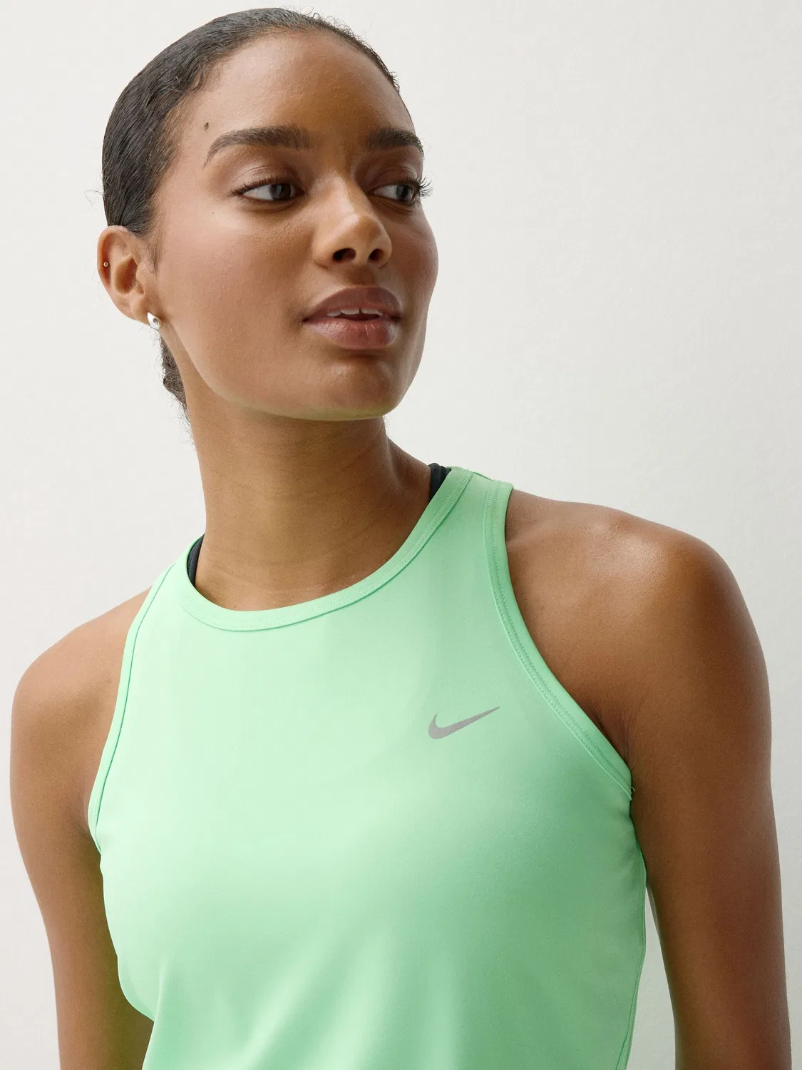 Зеленый жилет для бега Nike Illusion Tempo Dri-FIT — фото 4