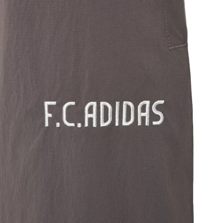 Мужские брюки Tiro Football Warm Up Wear Inspired Track Pants Asia Sizing 'Charcoal' adidas, Charcoal — фото 3