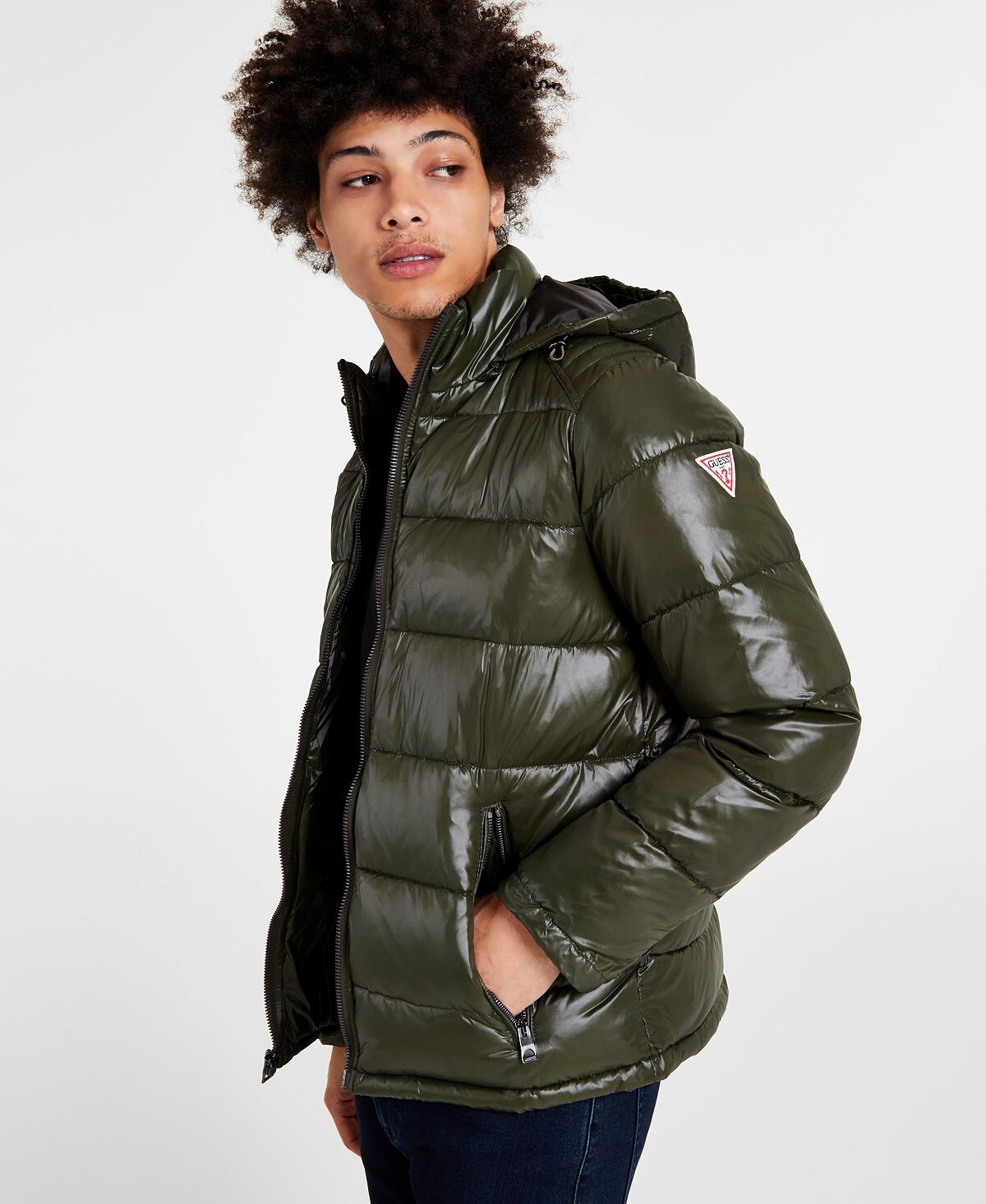 

Мужской пуховик с капюшоном GUESS