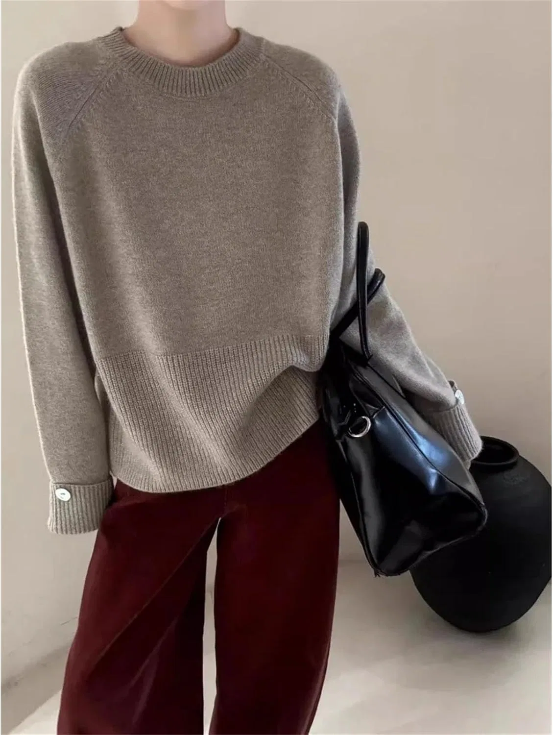 Женский свитер свободного кроя с круглым вырезом, красный — фото 2