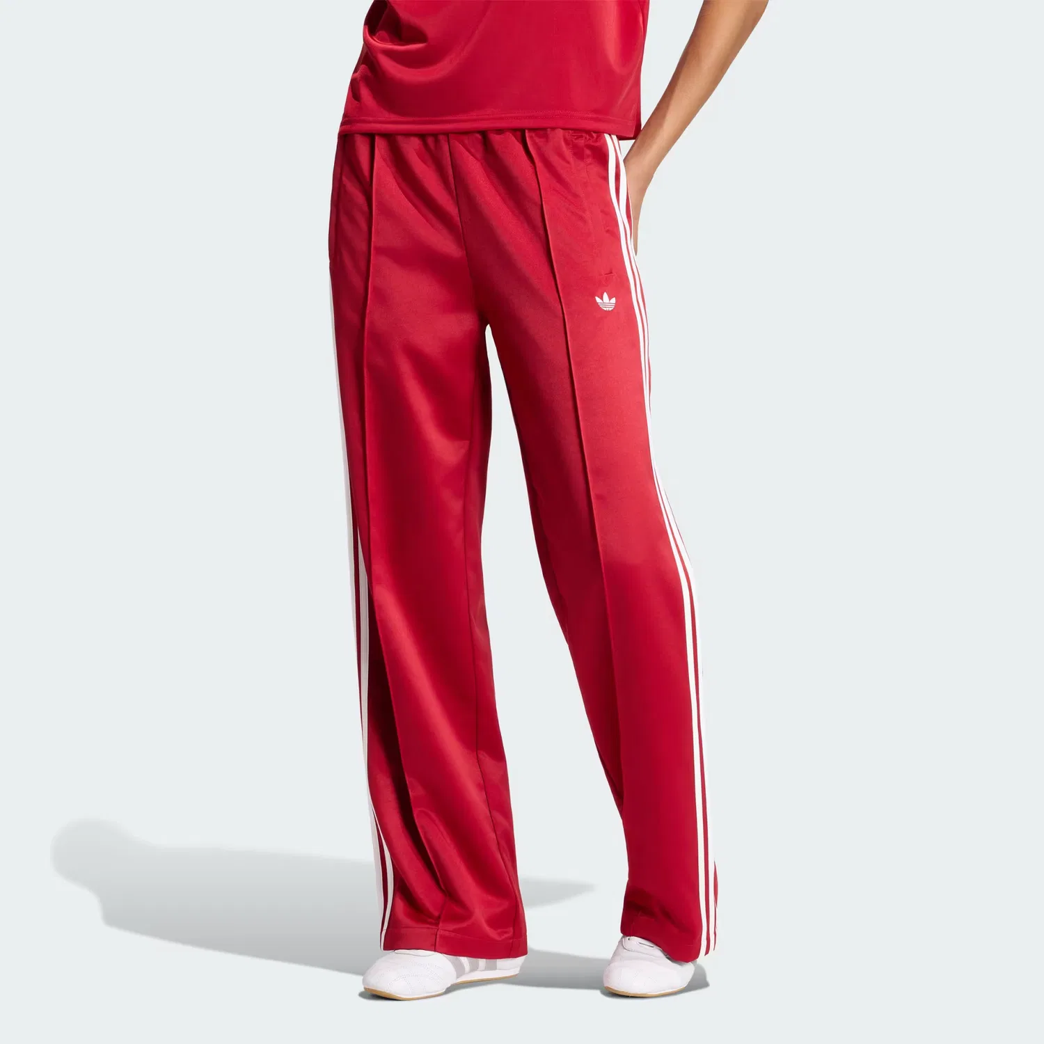 Женские спортивные брюки свободного кроя из атласа SATIN SST LOOSE TRACK PANT Adidas Originals, Team Victory Red/White