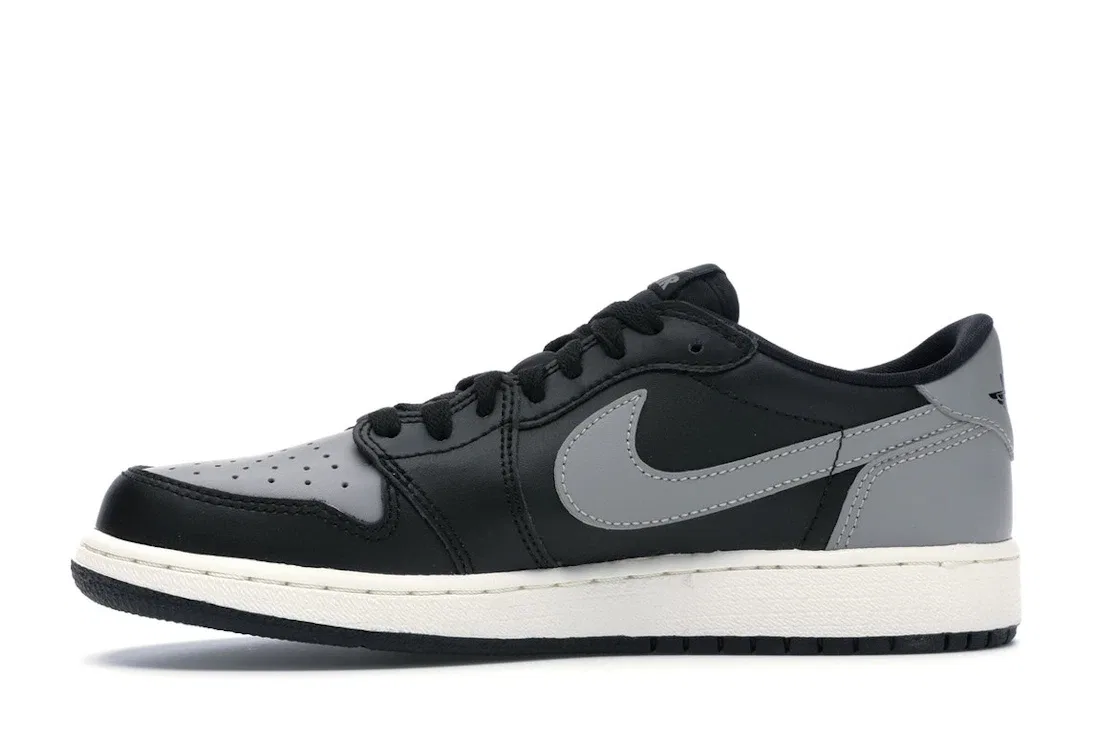 Детские кроссовки Lifestyle Jordan 1 Retro Low Jordan, Black/Medium Grey-Sail — фото 3