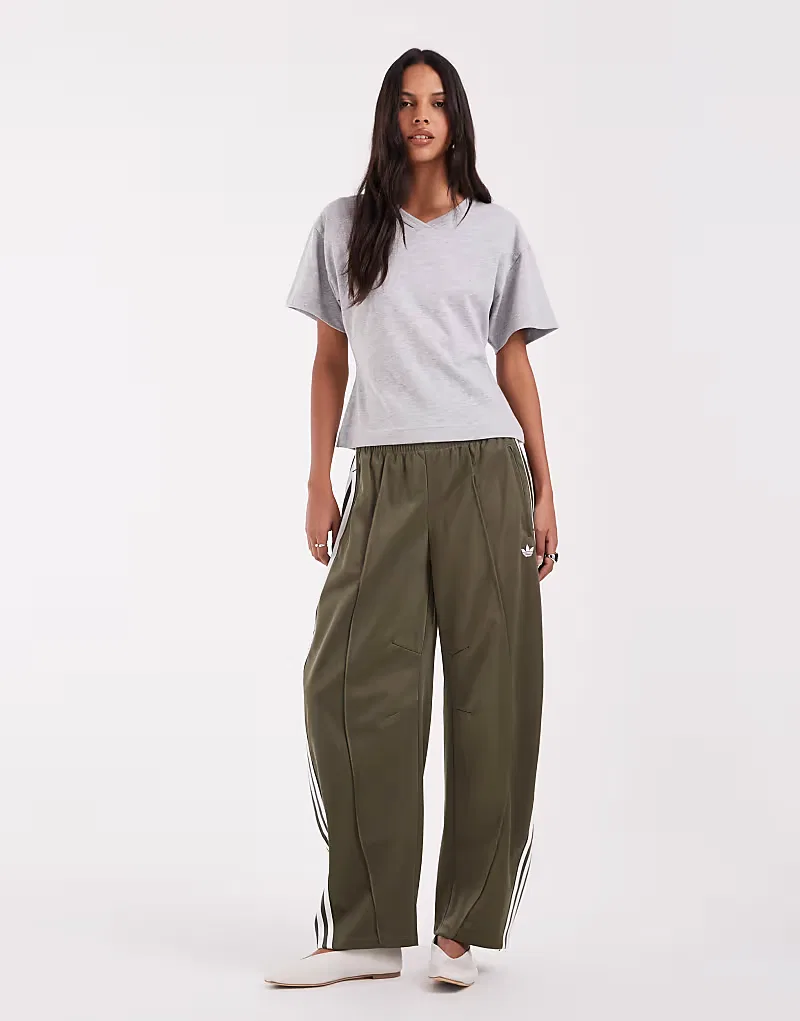 Спортивные брюки Adidas Originals Firebird Barrel Leg, оливково-зеленый