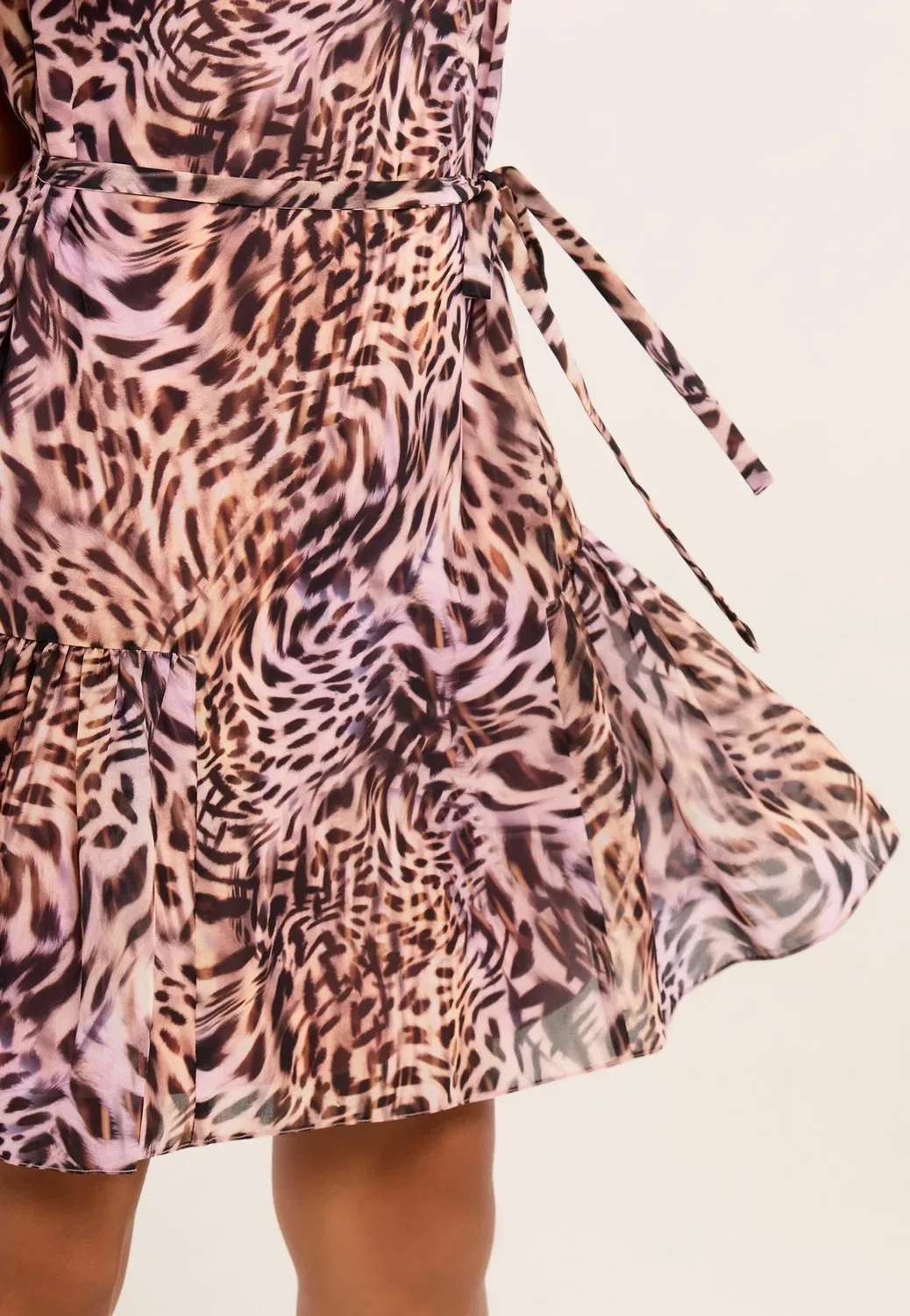 Платье из шифона с принтом - повседневное платье Lipsy, Pink Leopard — фото 4