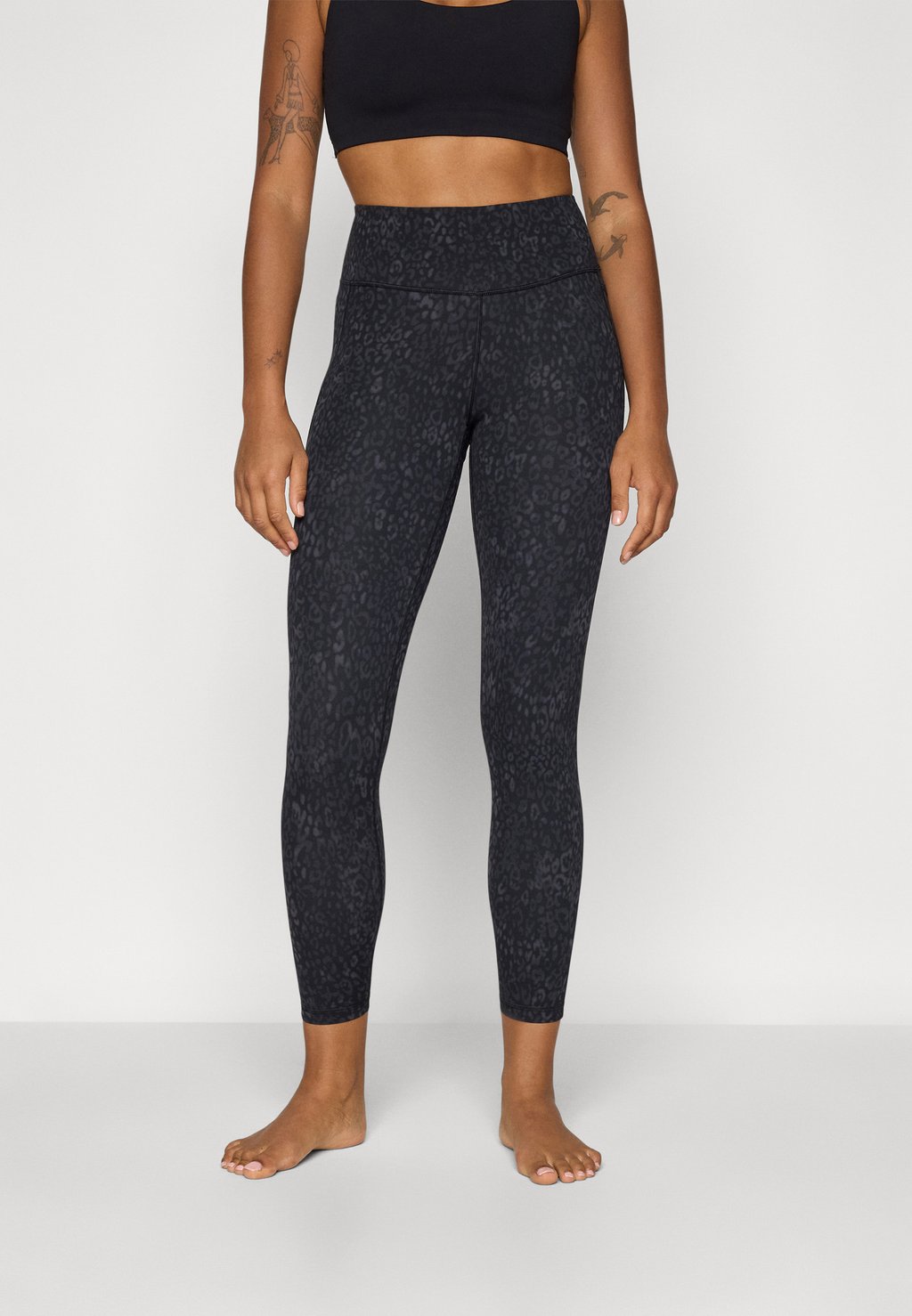 

Леггинсы ULTIMATE 7/8 YOGA LEGGING PRINT Sweaty Betty, черный