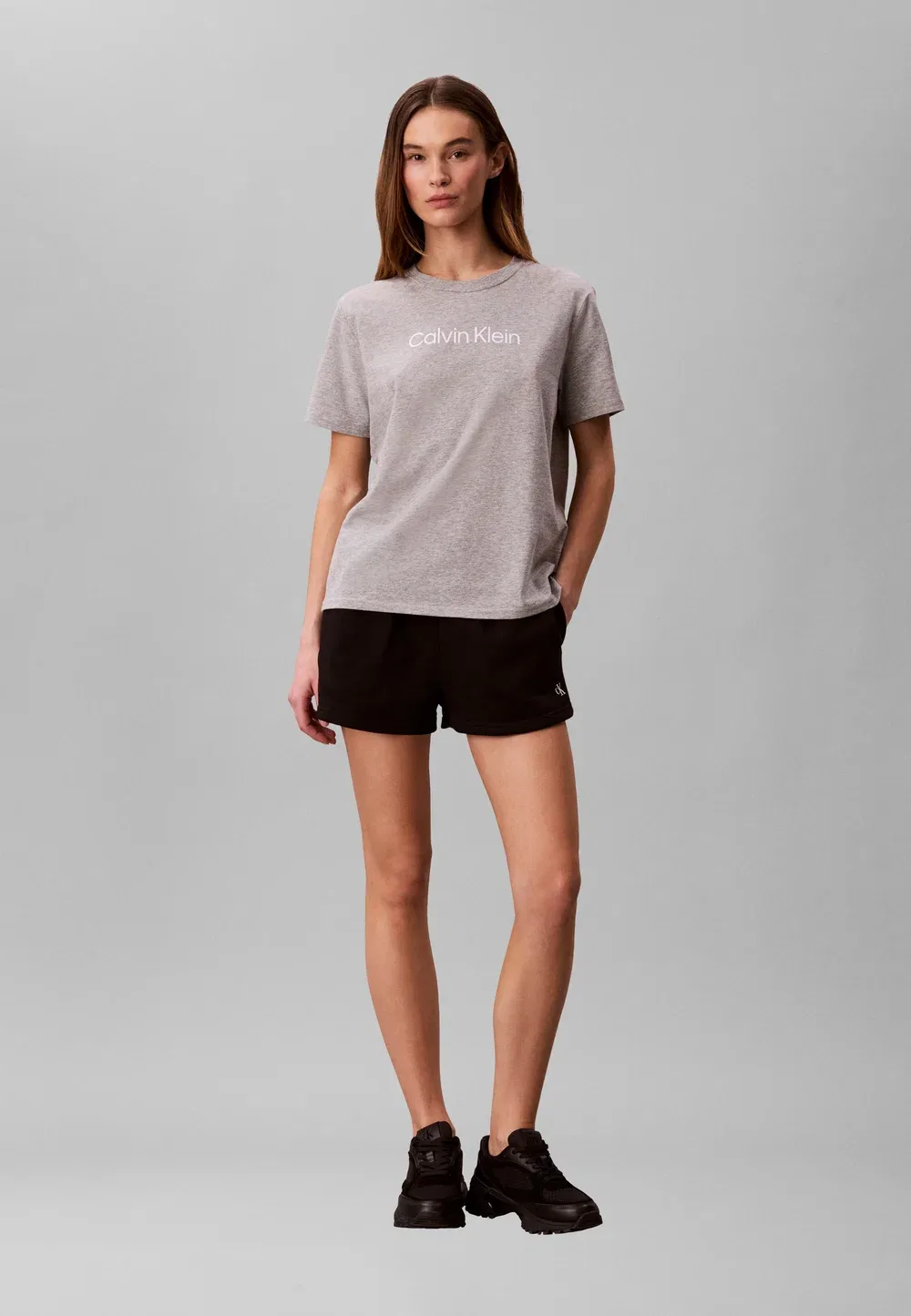 Обычная футболка для поездок на работу - футболка с принтом Calvin Klein, Grey Heather — фото 2