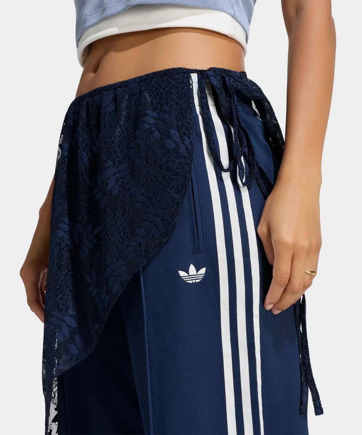 Женские спортивные штаны свободного кроя с съемной кружевной юбкой Firebird Loose Adidas Originals, Navy — фото 3