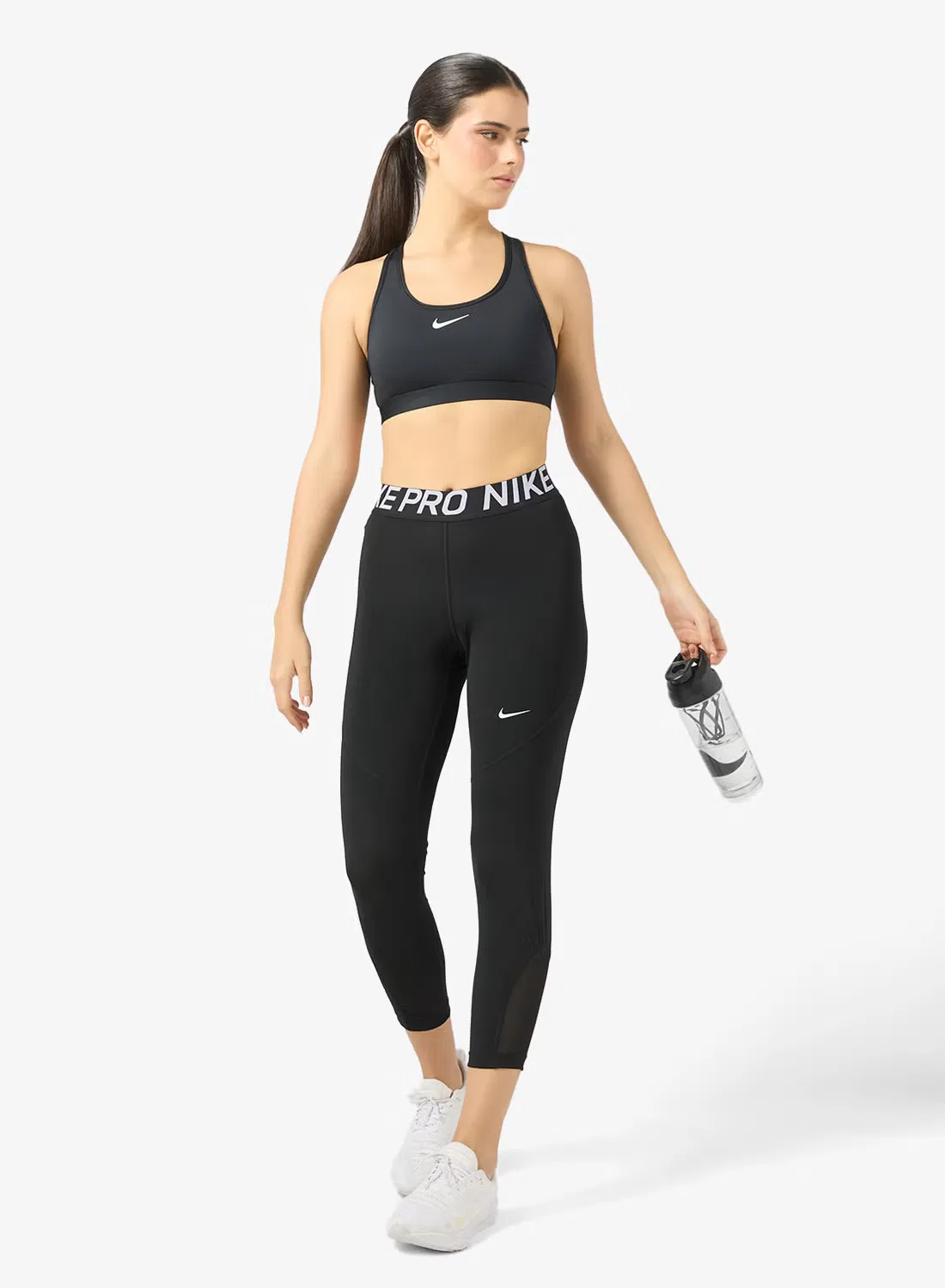 Спортивный топ без пуш-апа Swoosh Nike, черный — фото 4
