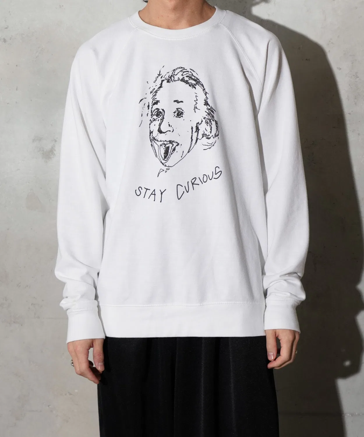 Детский свитшот с принтом Raglan Crew Sweat Stay Curious THRIFTY LOOK, White — фото 2