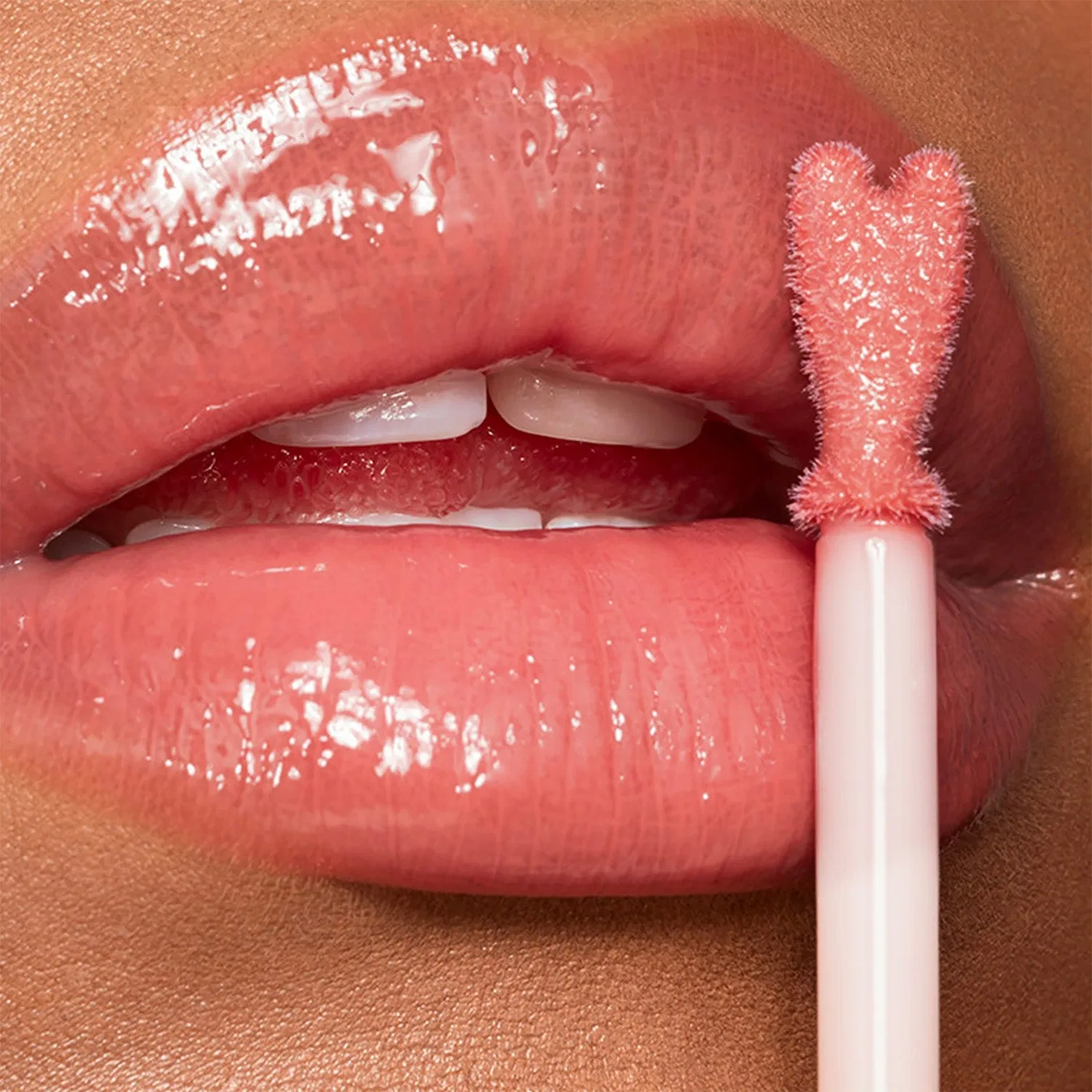 Блеск для губ Charlotte Tilbury Collagen Lip Bath, Pillow Talk — фото 3