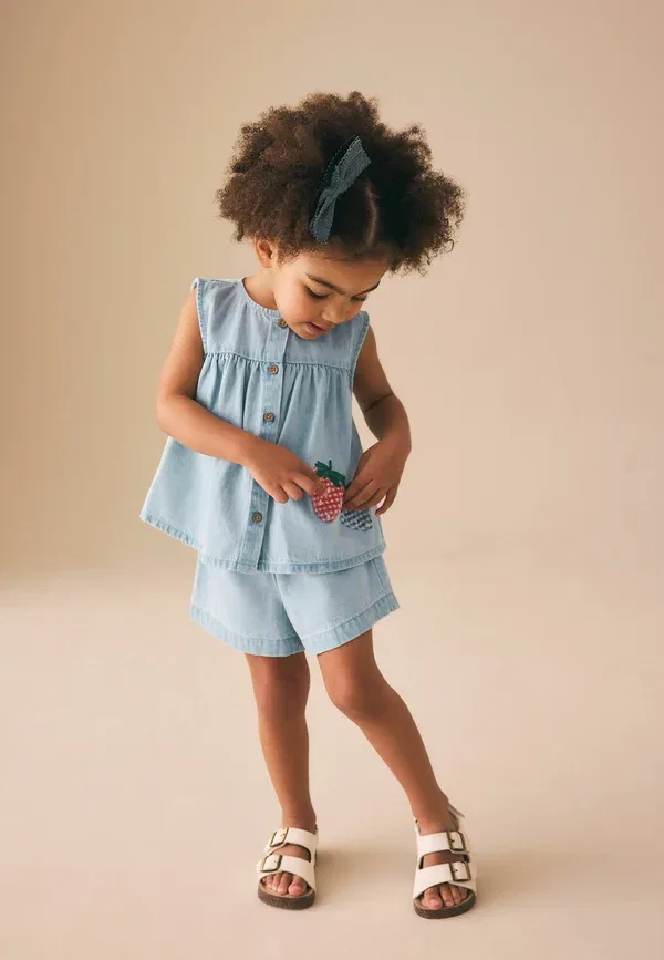 Комплект: джинсовые шорты с вышивкой и топ Next, Strawberry Embroidered Denim, деним — фото 2