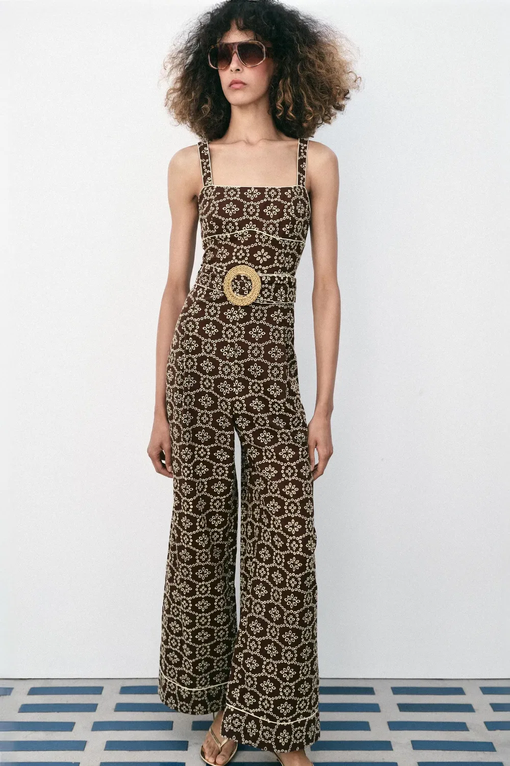Комбинезон с ажурной вышивкой и поясом. ZARA, Brown/Ecru