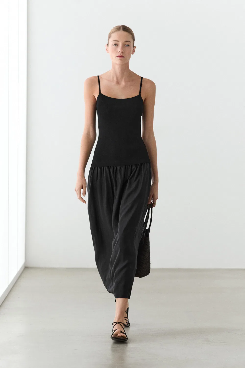 Платье миди с комбинированными бретелями Massimo Dutti, черный