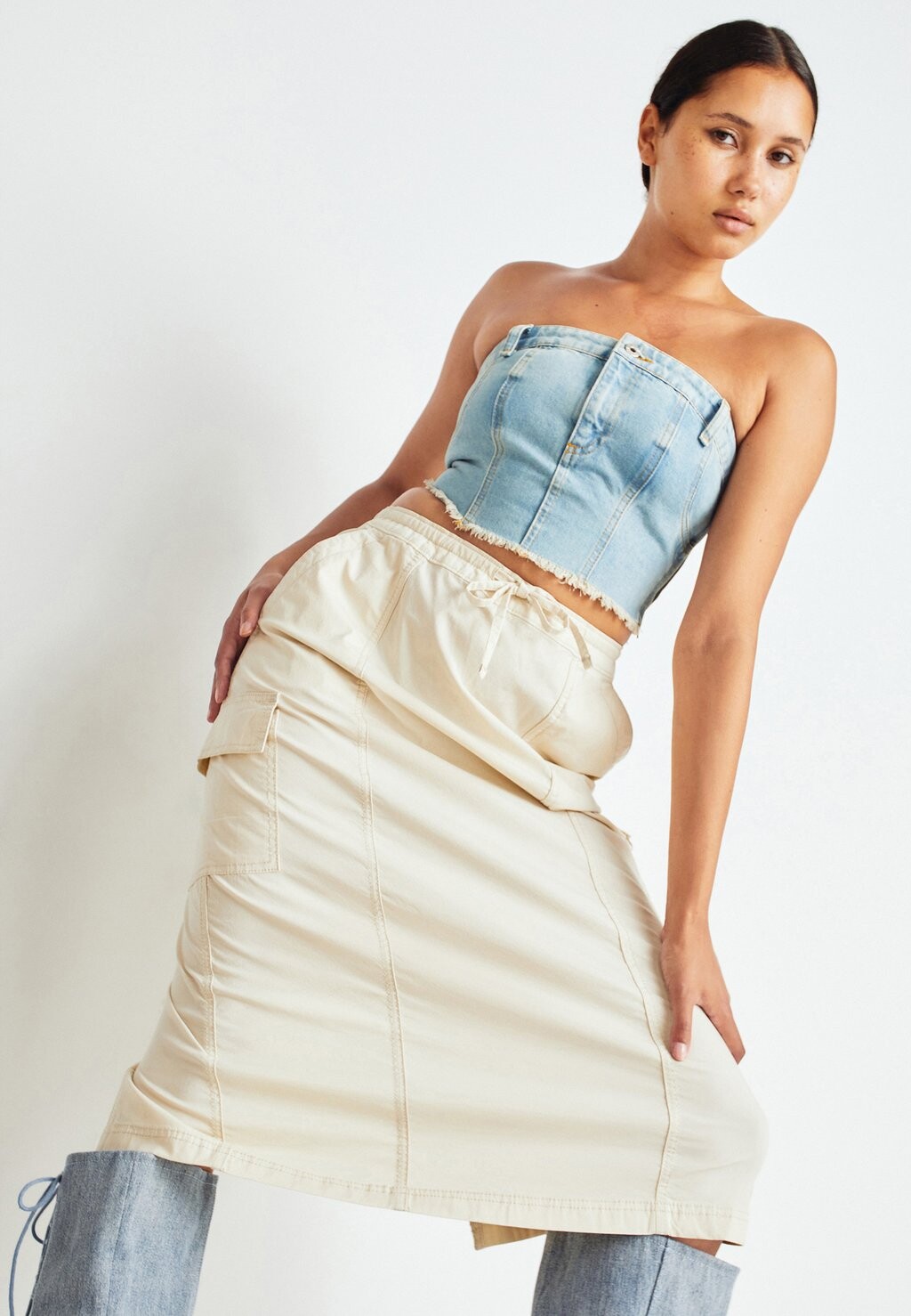 

Юбка Hollister Co. RISE POPLIN CARGO MIDI, цвет birch