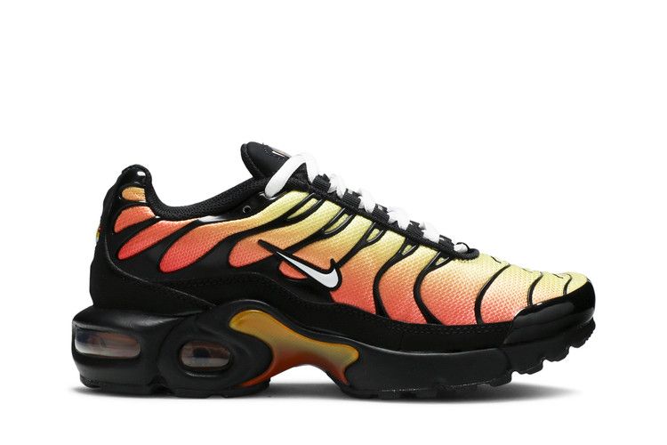 Кроссовки Nike Air Max Plus GS 'Black Habanero Red', красный — фото 2