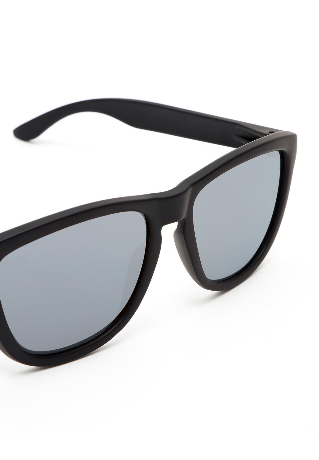 

Солнцезащитные очки ONE CARBONO POLARIZED Hawkers, черный