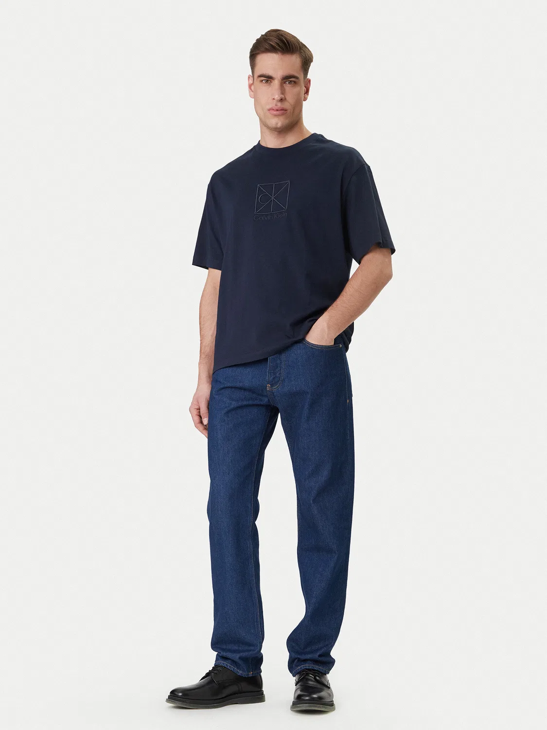 Мужская футболка стандартного кроя Emblem Graphic Calvin Klein, темно-синий — фото 2