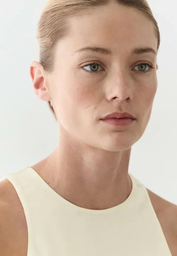 Платье миди из вискозы с лиоцеллом Flowing midi dress with ruffles Massimo Dutti, белый — фото 3
