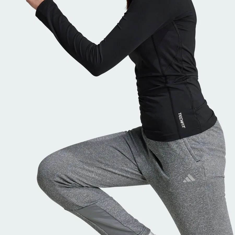 Спортивная футболка ADIDAS SPORTSWEAR Performance Shirt 'TECHFIT Long Sleeve' черного цвета — фото 4