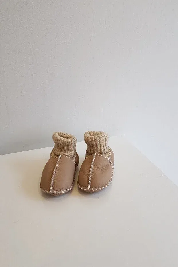 Детские пинетки из замши с мехом Papulin, Beige